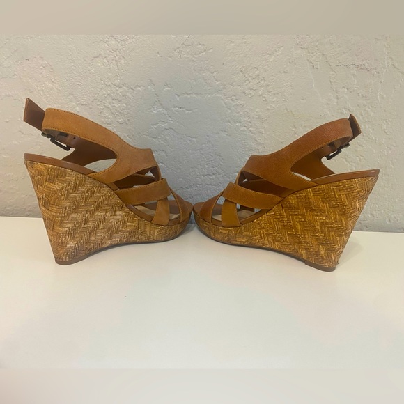 Jessica Simpson tan wedge heels - Picture 2 of 3